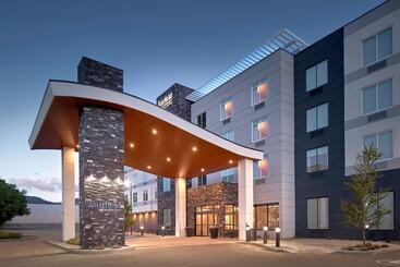 هتل Fairfield Inn & Suites By Marriott Penticton
