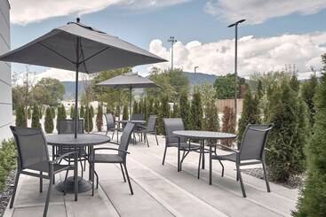 هتل Fairfield Inn & Suites By Marriott Penticton