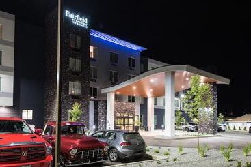 هتل Fairfield Inn & Suites By Marriott Penticton