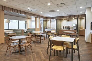 هتل Fairfield Inn & Suites By Marriott Penticton