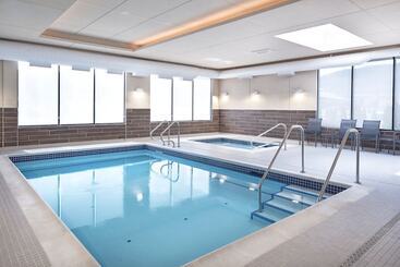 هتل Fairfield Inn & Suites By Marriott Penticton