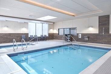 هتل Fairfield Inn & Suites By Marriott Penticton