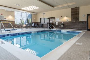 هتل Fairfield Inn & Suites By Marriott Penticton