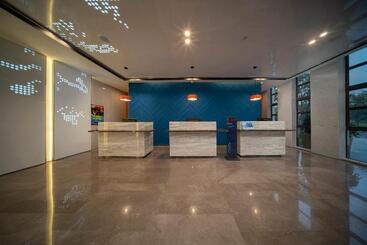 هتل Holiday Inn Express Pinghu, An Ihg
