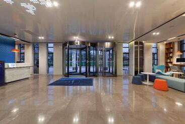 هتل Holiday Inn Express Pinghu, An Ihg