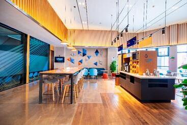 هتل Holiday Inn Express Pinghu, An Ihg