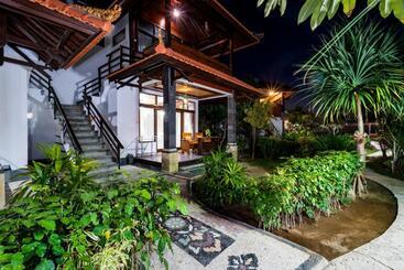 هتل Ketut Losmen Bungalows Lembongan