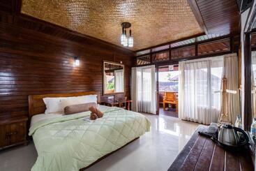 هتل Ketut Losmen Bungalows Lembongan