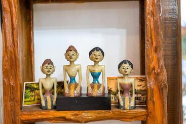 هتل Ketut Losmen Bungalows Lembongan