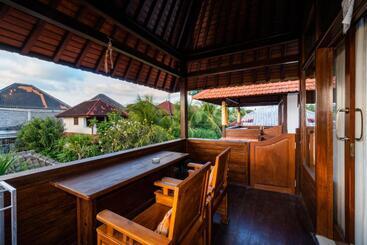 هتل Ketut Losmen Bungalows Lembongan