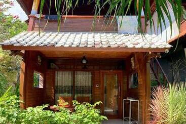 هتل Ketut Losmen Bungalows Lembongan