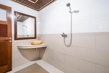 هتل Ketut Losmen Bungalows Lembongan