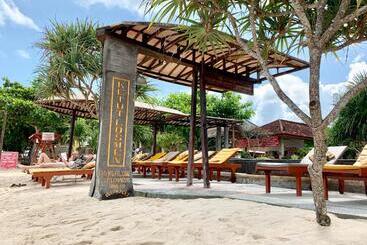 هتل Ketut Losmen Bungalows Lembongan
