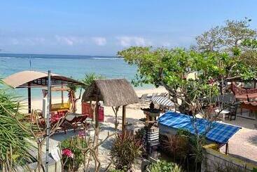 هتل Ketut Losmen Bungalows Lembongan