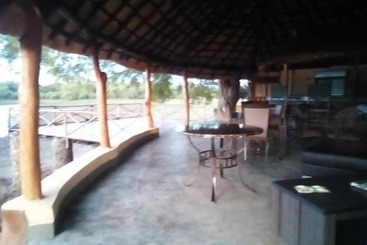 هتل Mophy  Budget  Safari  Lagoon  Camp