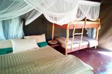 هتل Mophy  Budget  Safari  Lagoon  Camp