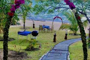 هتل Eden Bay Eco Lodge
