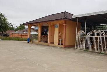 בית מלון כפרי Hongkham Guesthouse Xiengkhouang Laos