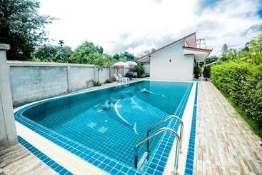 هتل Nangrong Garden Home