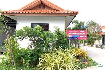 هتل Nangrong Garden Home