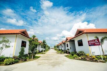 هتل Nangrong Garden Home
