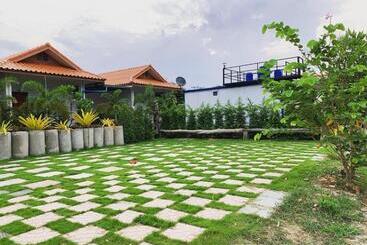 هتل Nangrong Garden Home