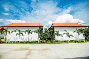 هتل Nangrong Garden Home