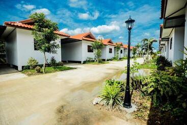 هتل Nangrong Garden Home