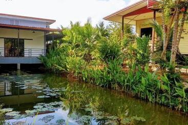 هتل Nangrong Garden Home