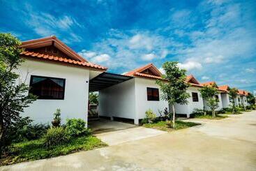 هتل Nangrong Garden Home