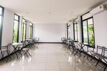 هتل Nangrong Garden Home