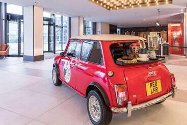 Radisson Red  London Heathrow - Лондон