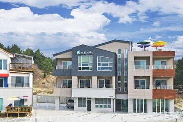 Janghohang J Story Spa Pension