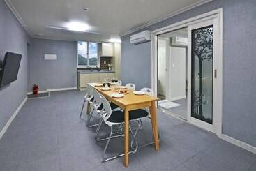 Janghohang J Story Spa Pension