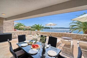 Livingstone Beach House