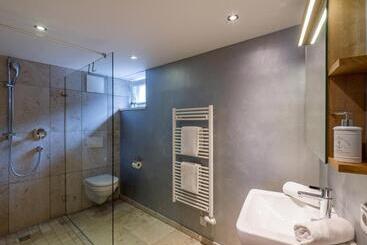 Trendguide Suites By Alpine Host Helpers