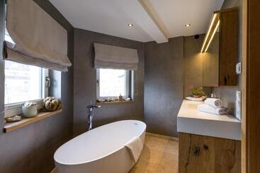 Trendguide Suites By Alpine Host Helpers