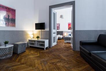 Wawel Cracow Old City Apartments   Friendhouse Apartments