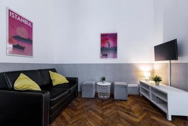 Wawel Cracow Old City Apartments   Friendhouse Apartments