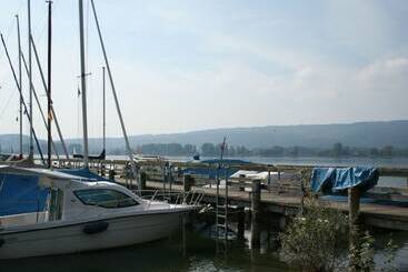 Cozy Apartment In Moos Near Lake Constance