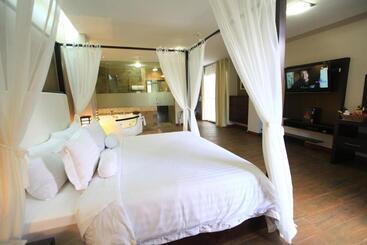 هتل Arhaná Hosteria & Resort