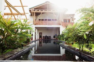 هتل Villas Los Olivos
