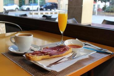 پانسیون Hostal San Isidro
