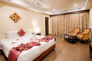 Grand Serenaa Hotel And Resorts