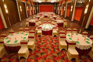Grand Serenaa Hotel And Resorts