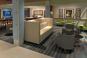 هتل Holiday Inn Express Brooklyn Kings Hwy By Ihg