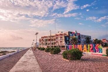 هتل The Mint Resort Isla Mujeres
