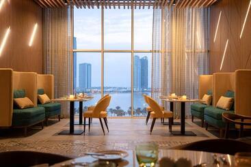 هتل Pullman Sharjah
