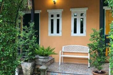 هتل The Color Resort Amphawa