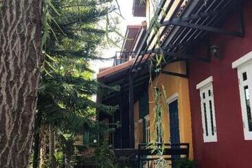 هتل The Color Resort Amphawa
